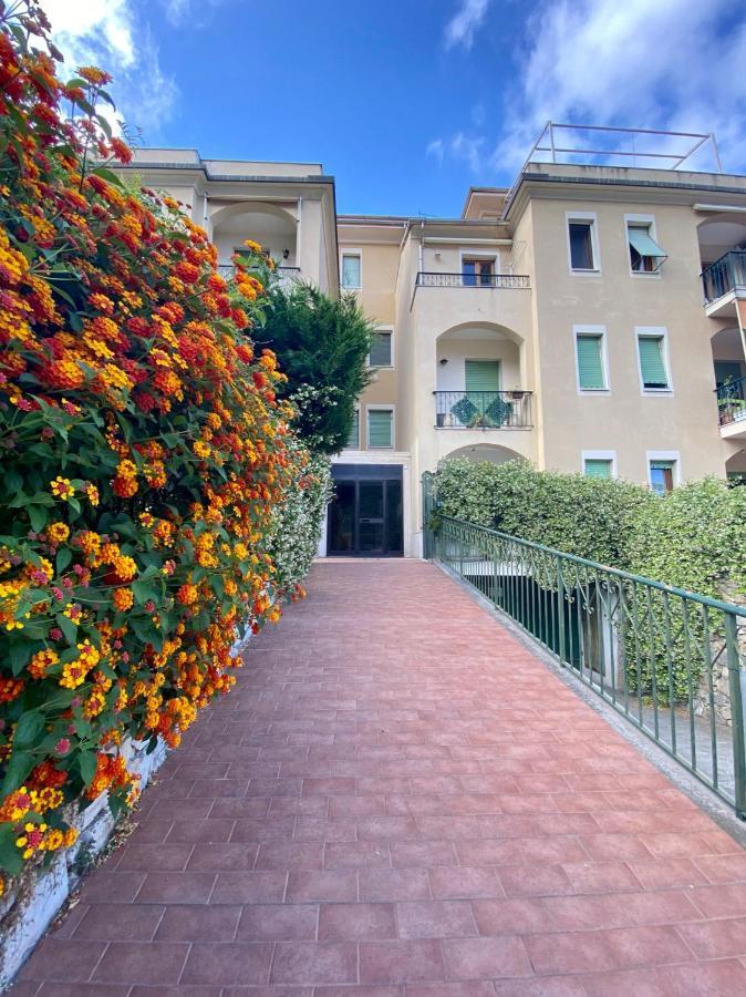 La Terrazza Di Elico Apartment Finale Ligure Luaran gambar